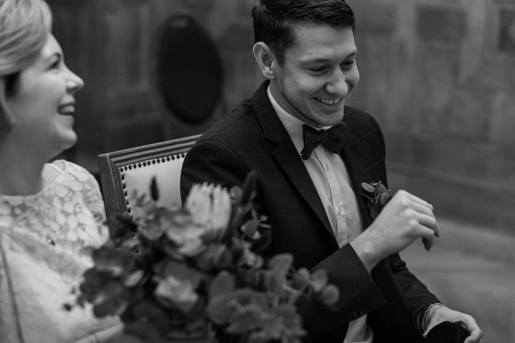 Herzliche Stimmung bei einer Trauung im Standesamt Mühlheim