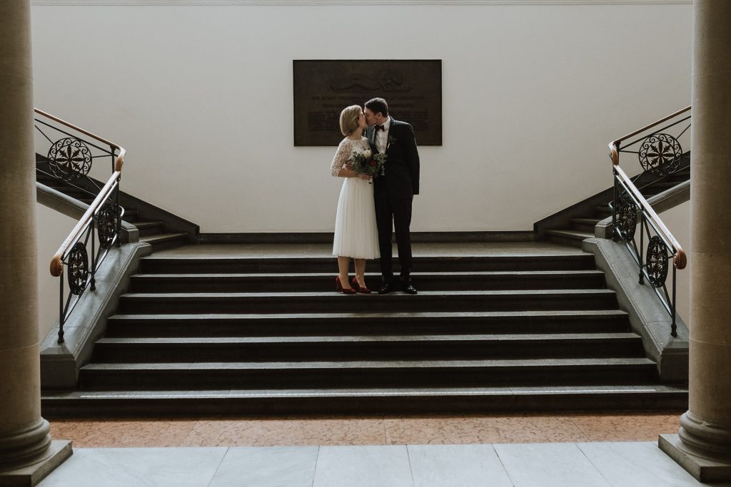 Brautpaar Portrait im Standesamt Mühlheim