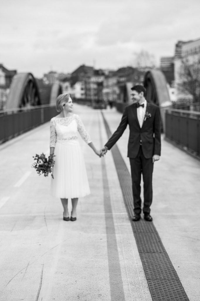 Brautpaar Shooting auf der Fahrradtrasse in Mühlheim